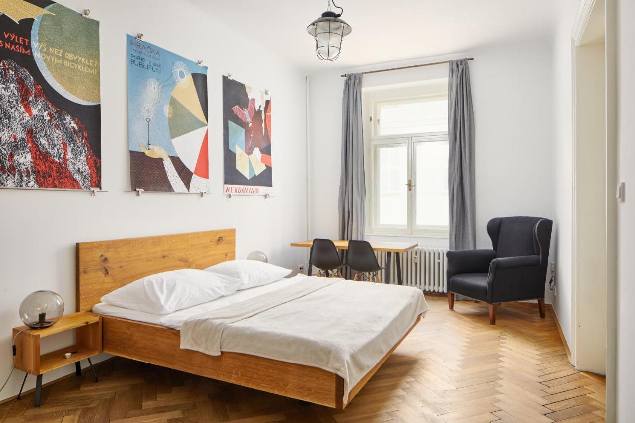 Artsy Flat Near Wenceslas Square By Days Praga